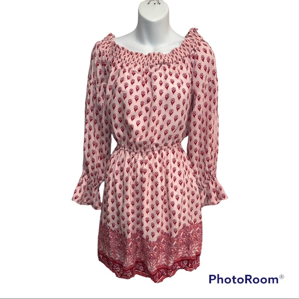 Hollister On Off shoulder Dress size XS pink floral